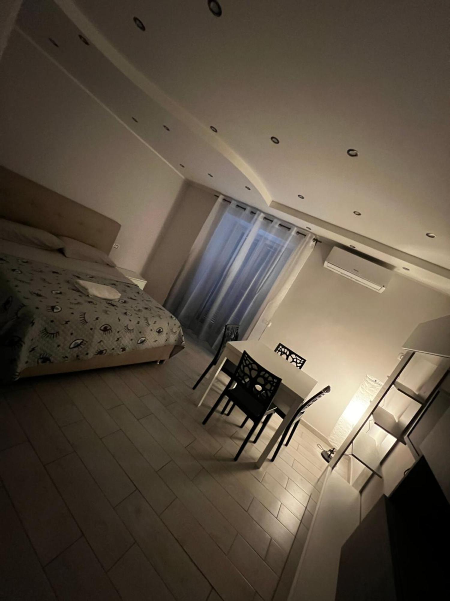 Smart's House Deluxe Spagnoli Apartment Naples